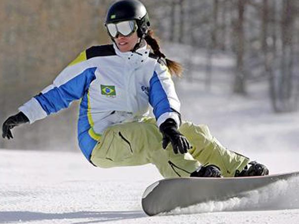 Isabel Clarke ripping it up on her snowboard, photo courtesy of O Globo/ Creative Commons License.