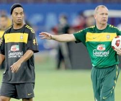 2047-mano-ronaldinho
