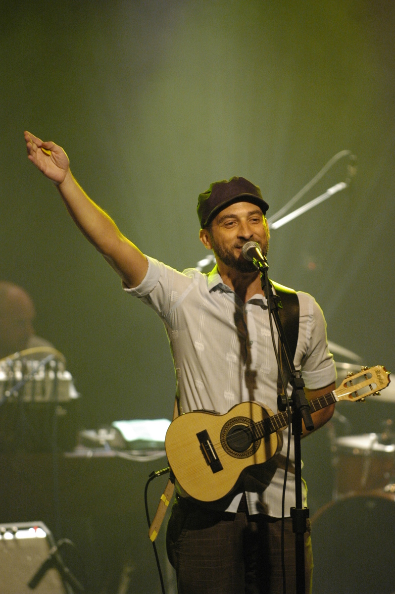 Lucas Santtana at the Sonoridades festival
