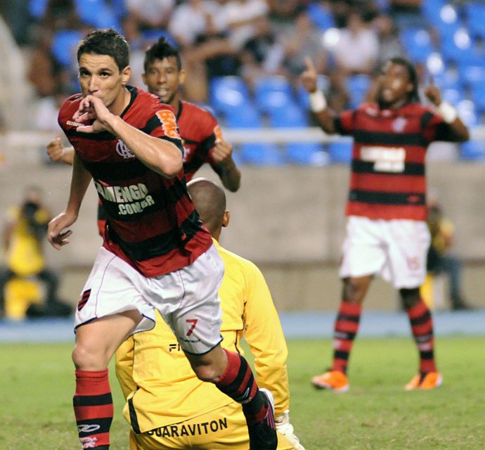 Flamengo Streak Holds in Classico Win