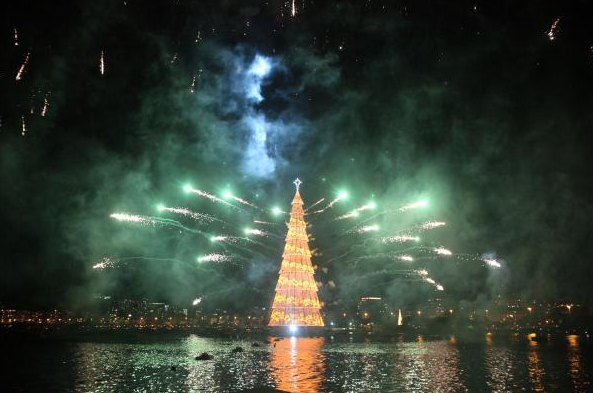 The 2011 lighting of the Lagoa Christmas Tree in Rio de janeiro, Brazil news