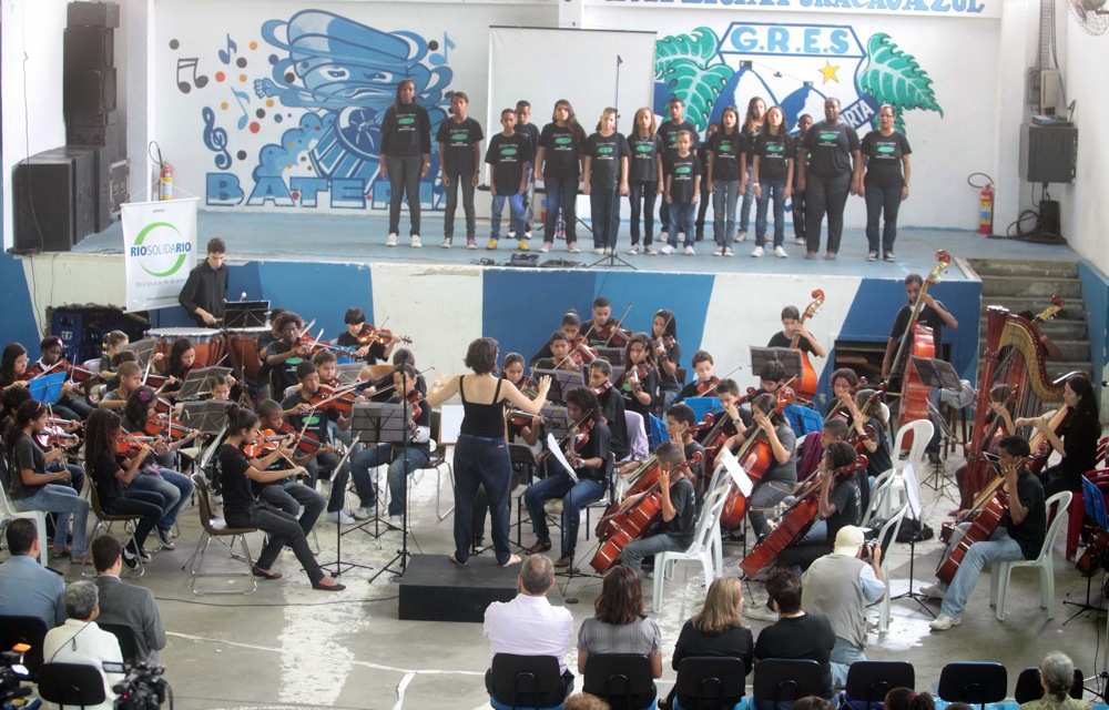 Children’s Symphony Orchestra performs in Santa Marta, Rio de Janeiro, Brazil News