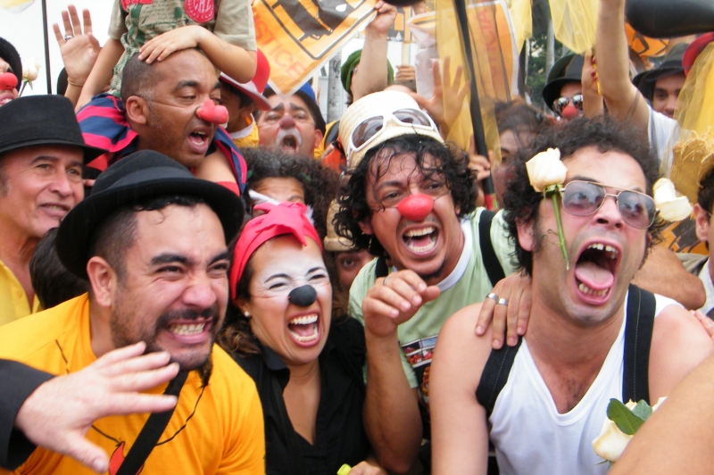 Clowns protests at Rio's Arcos da Lapa, photo by Vladimir Platonow/ABr.