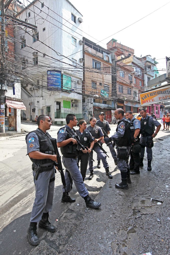 Military Police recruits Patrol Rocinha, Rio de Janeiro, Brazil, News.