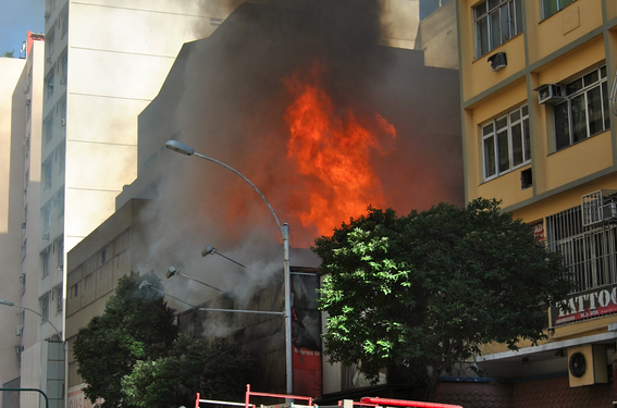 Major Fire in Copacabana Building: Daily
