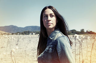 320px-Alanis_Morissette_press_photo_2012
