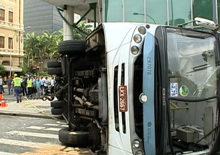 An overturned bus at the Praça Tiradentes accident site, Rio de Janeiro, Brazil News