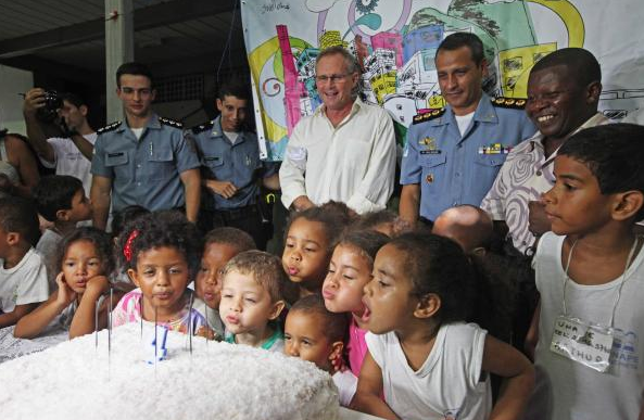 State Secretary of Security José Mariano Beltrame (center) and new UPP Commander Paulo Henrique Azevedo, Rio de Janeiro, Brazil News