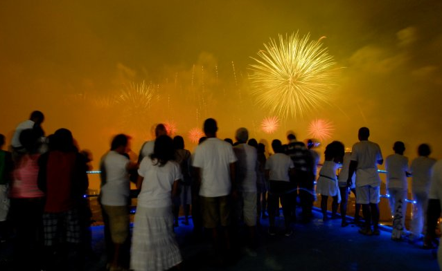Revelers watch the Copacabana Beach fireworks from Pavão-Pavãozinho/Cantagalo, Rio de Janeiro, Brazil News