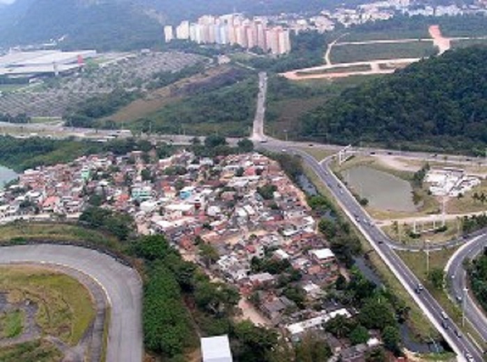 Vila Autódromo Community Avoids Eviction