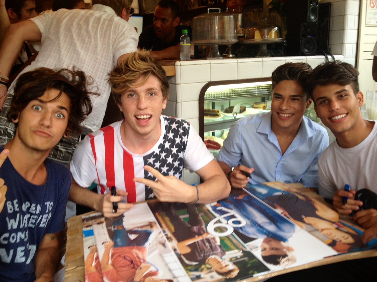P9 signing posters at Gingo Cafe, Rio de Janeir, Brazil News