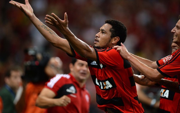 Flamengo Beat Emelec in Copa Libertadores: Daily