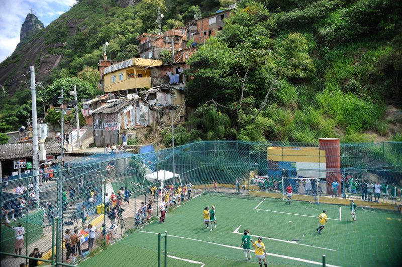 Popular Cup Begins, Highlighting Forced Evictions in Rio
