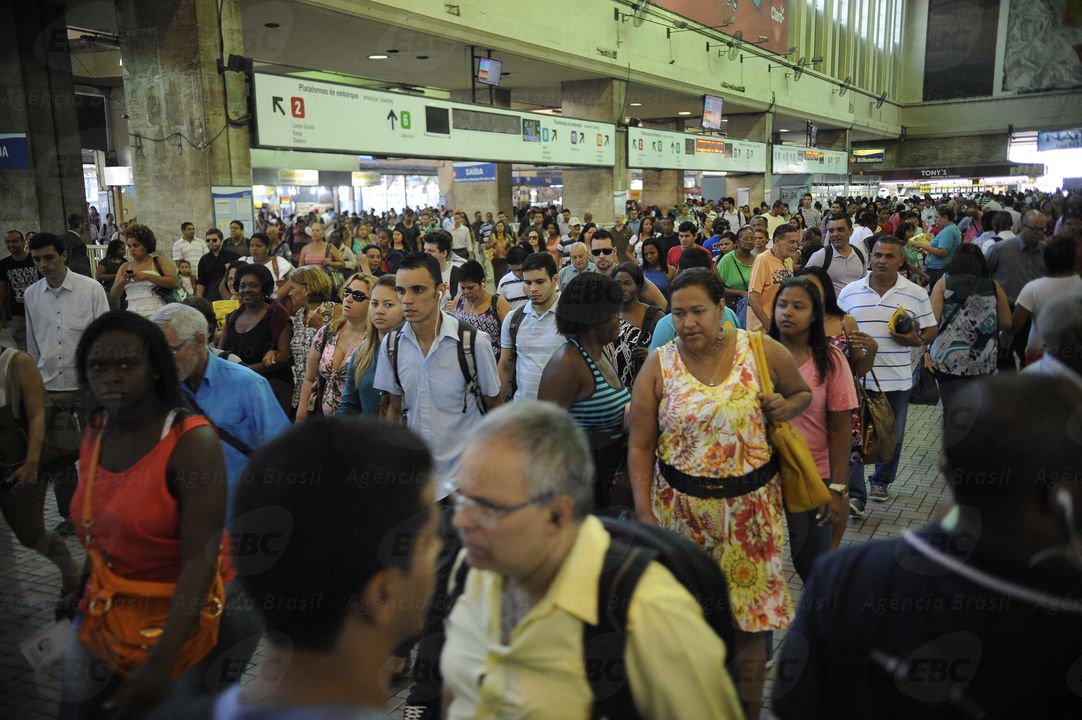Rio Bus Strike Causes Transportation Strain: Daily