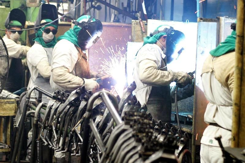 Brazil's Industrial Production Shrinks 4.5% in 2020