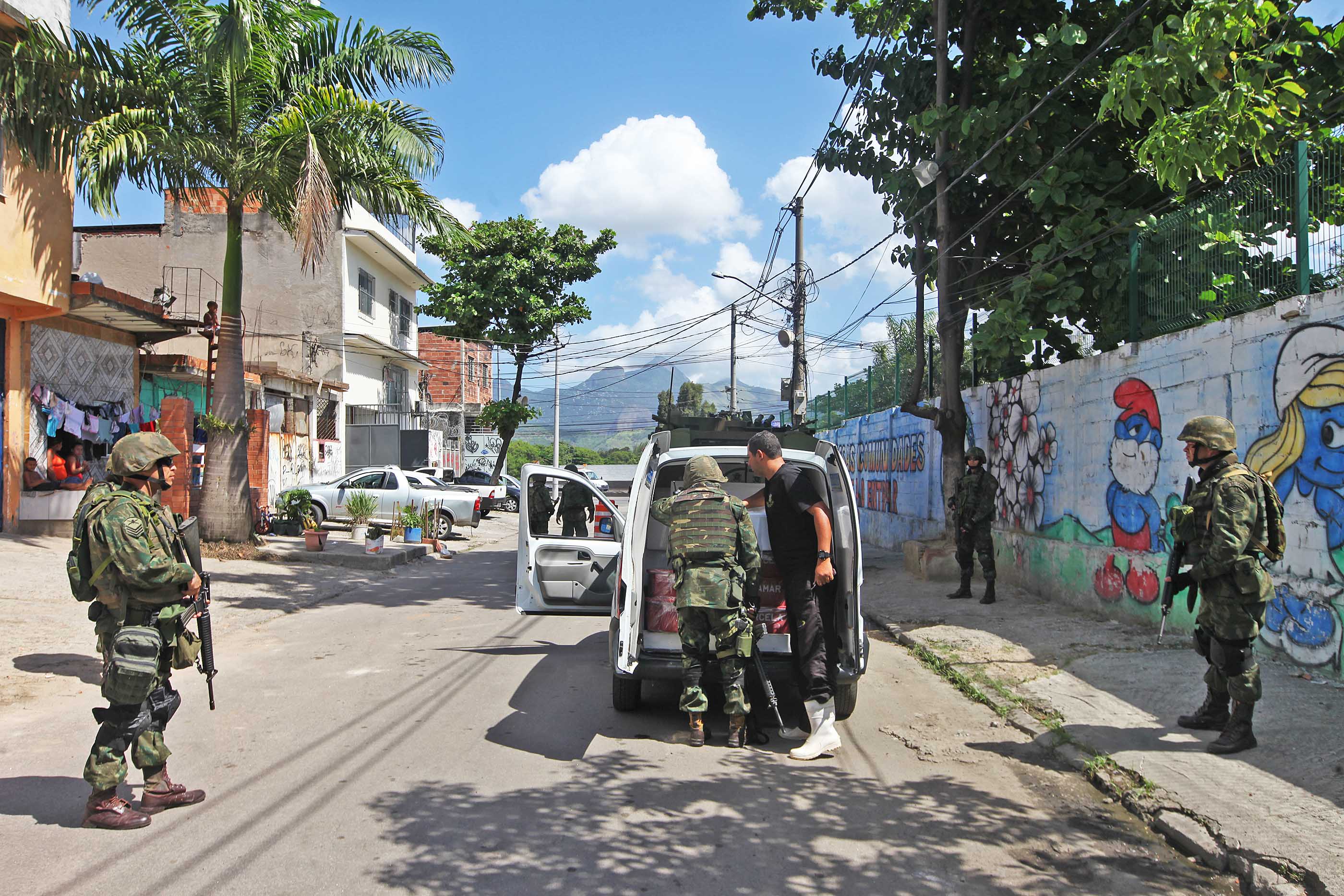 The Pacification Force in the Complexo da Maré, Rio de Janeiro, Brazil, Brazil News