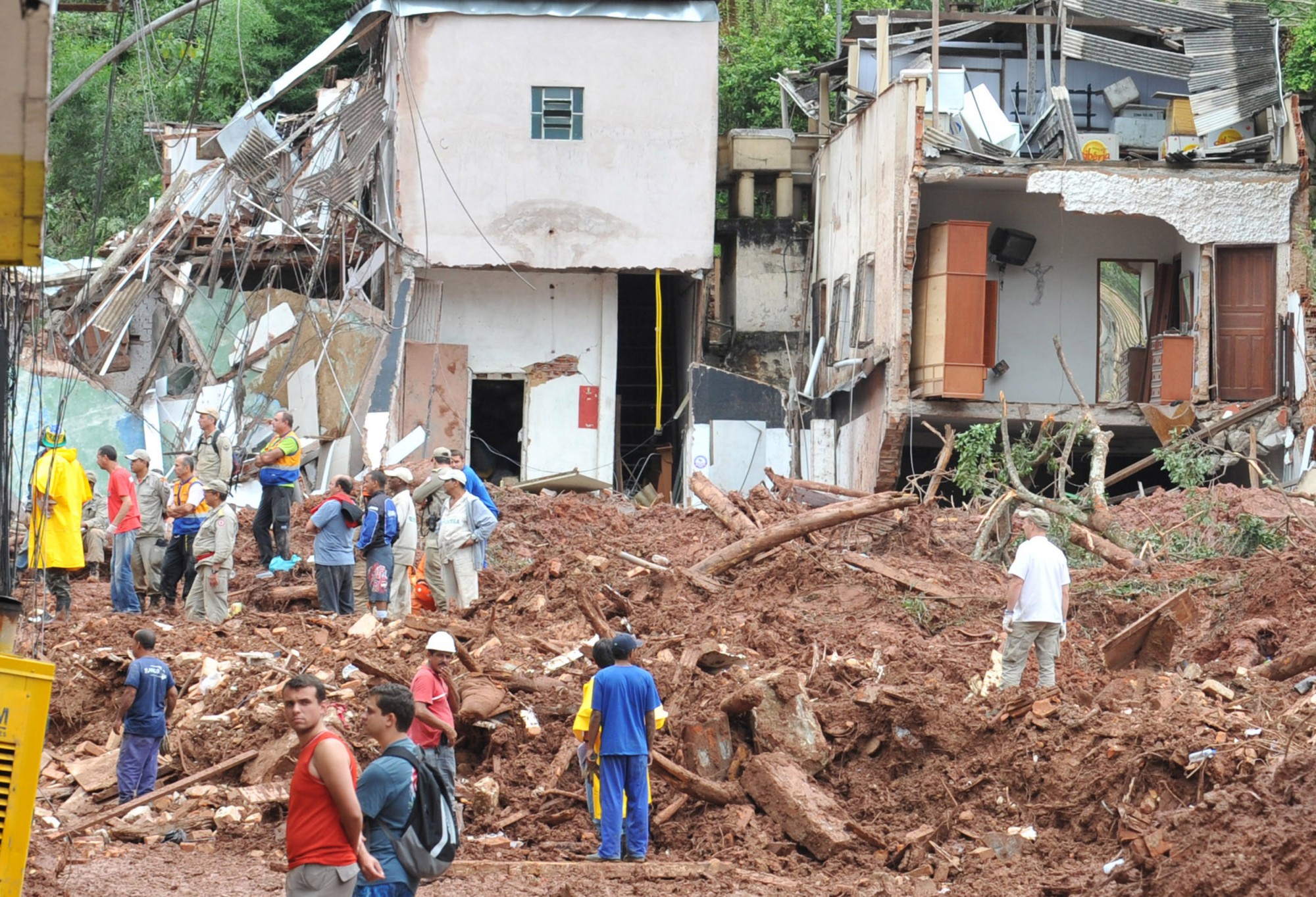 house destroyed by mudslides in 2011 in Rio, photo by Valter Campanato Agencia Brasil