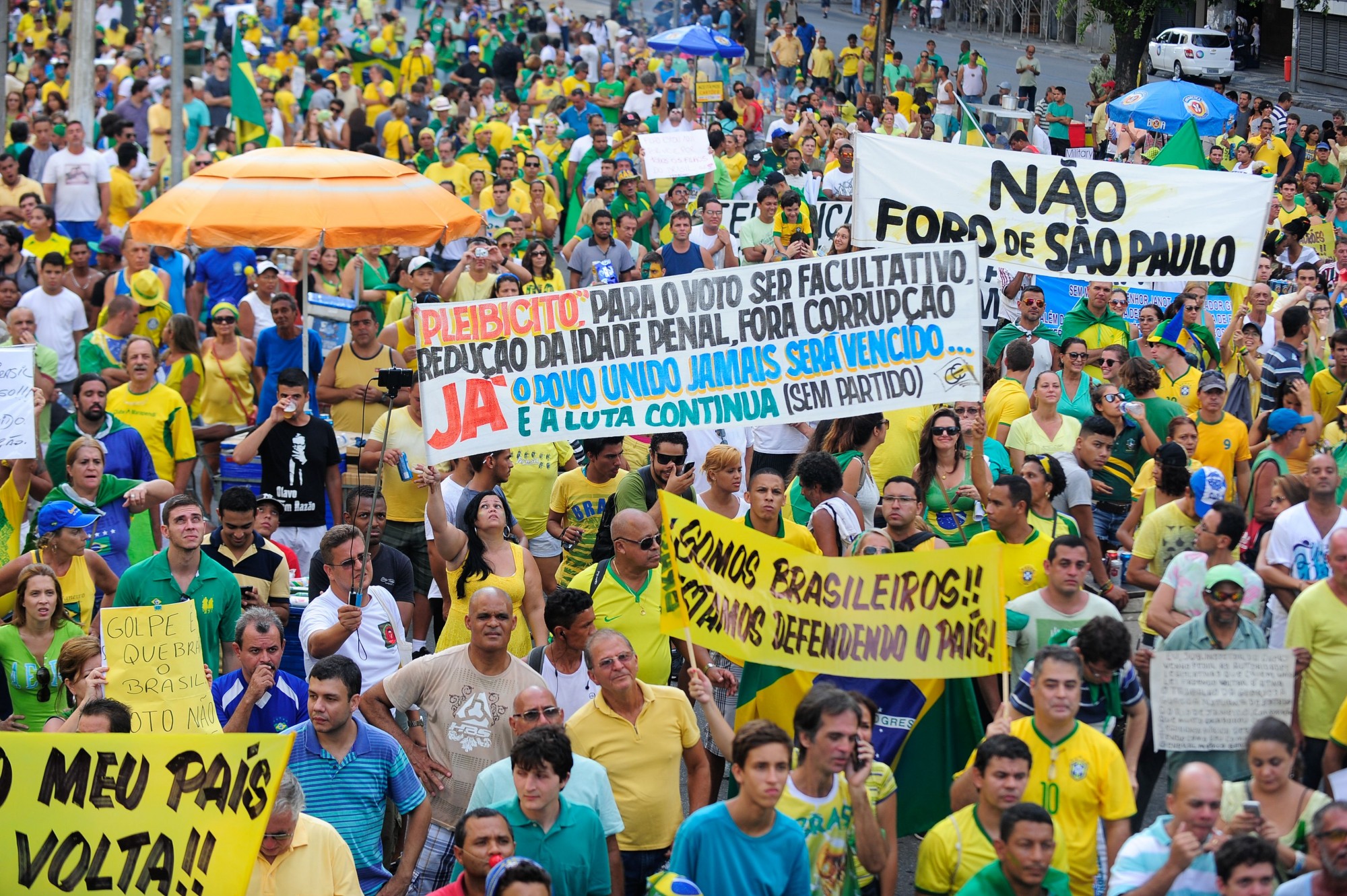 Protest RJ March 2015 photo Tânia Rêgo AgBr