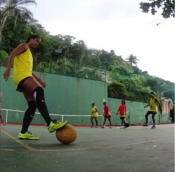 Rio de Janeiro, Brazil News, Brazil, Shanna Adderley, Ky Adderley, PlayLife, Soccer in Rio de Janeiro, Girls Soccer in Rio de Janeiro, Sports in Rio de Janeiro's Communities