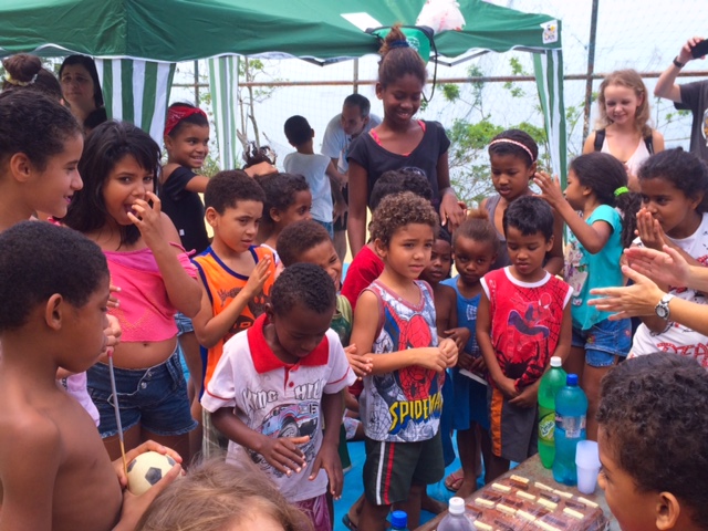 Rio de Janeiro, Brazil News, Brazil, Caminhos Language Centre, Bel Carson, Christmas Events in Rio de Janeiro, Charity in Rio de Janeiro, Volunteering in Rio de Janeiro, Rio de Janeiro's Favelas, Caranguejo,