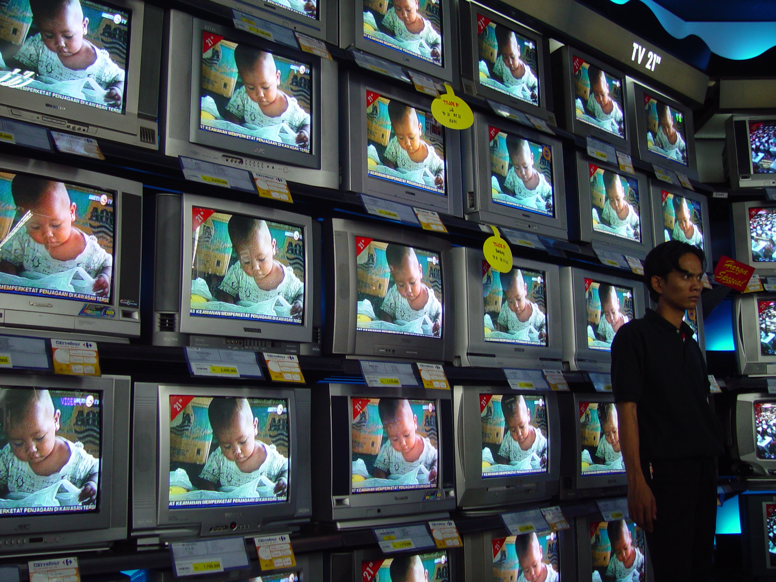 Brazil, Rio de Janeiro, Paid-TV services