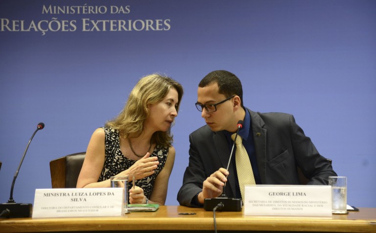 Minister Luiza Lopes da Silva and George Lima at the launch of the pamphlet about guardianship of Brazilian minors abroad,