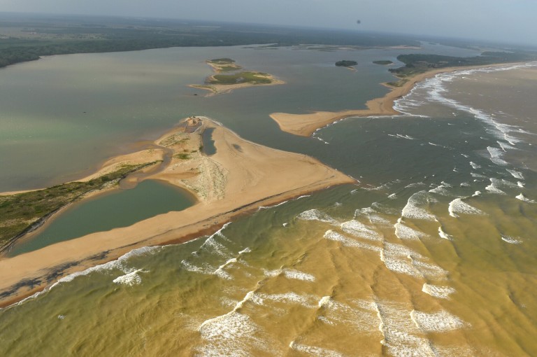 Brazil’s Samarco Dam Mud Spill Grows in Atlantic Ocean