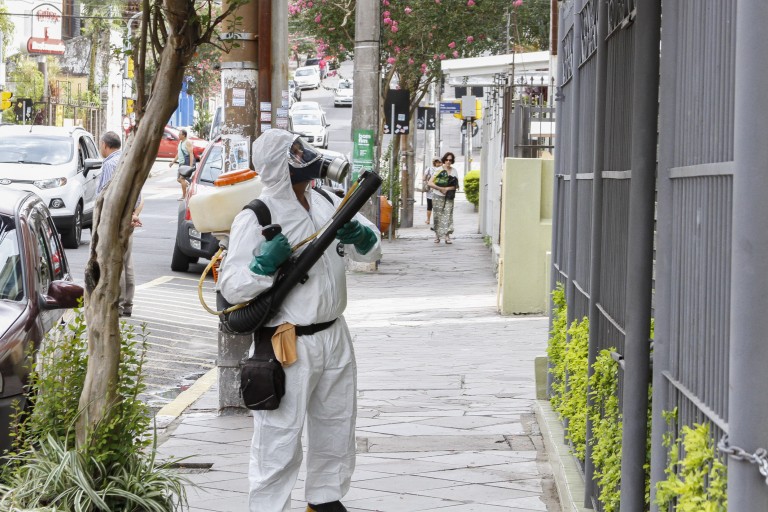 Brazil, Rio de Janeiro,Health agents in Brazil are taking action to try to erradicate zika-carrying mosquitos