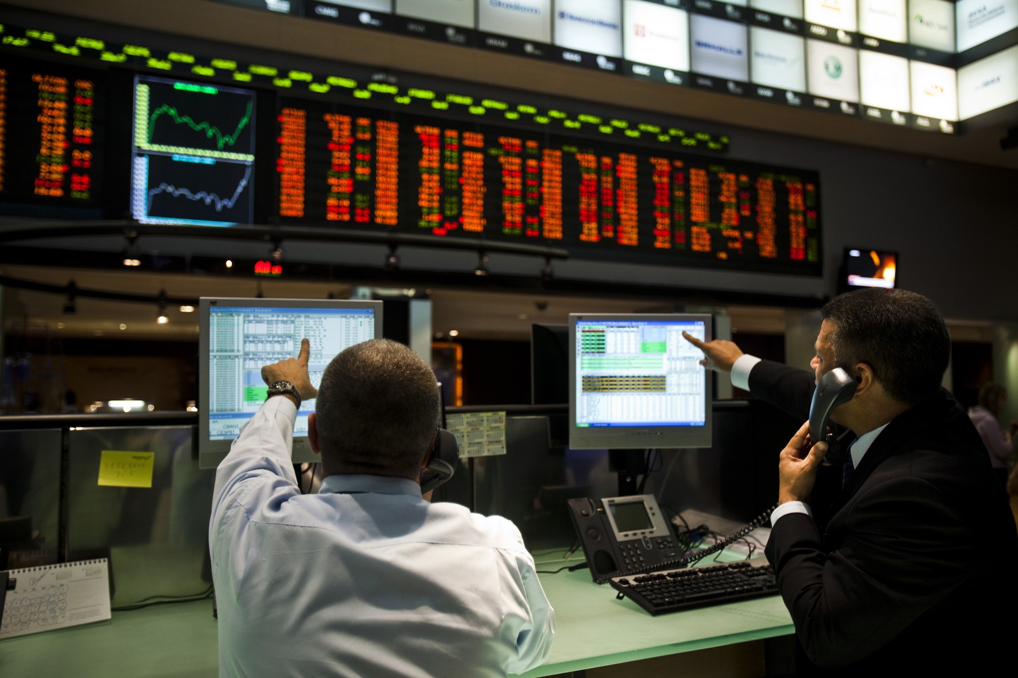 The IBOVESPA, the main Brazilian stock index, rose on Friday, March 13th, by more than 11 percent on Friday afternoon and returned to 80,000 points, on a rebounding trend, following the heavy losses the day before and in line with foreign stock markets.