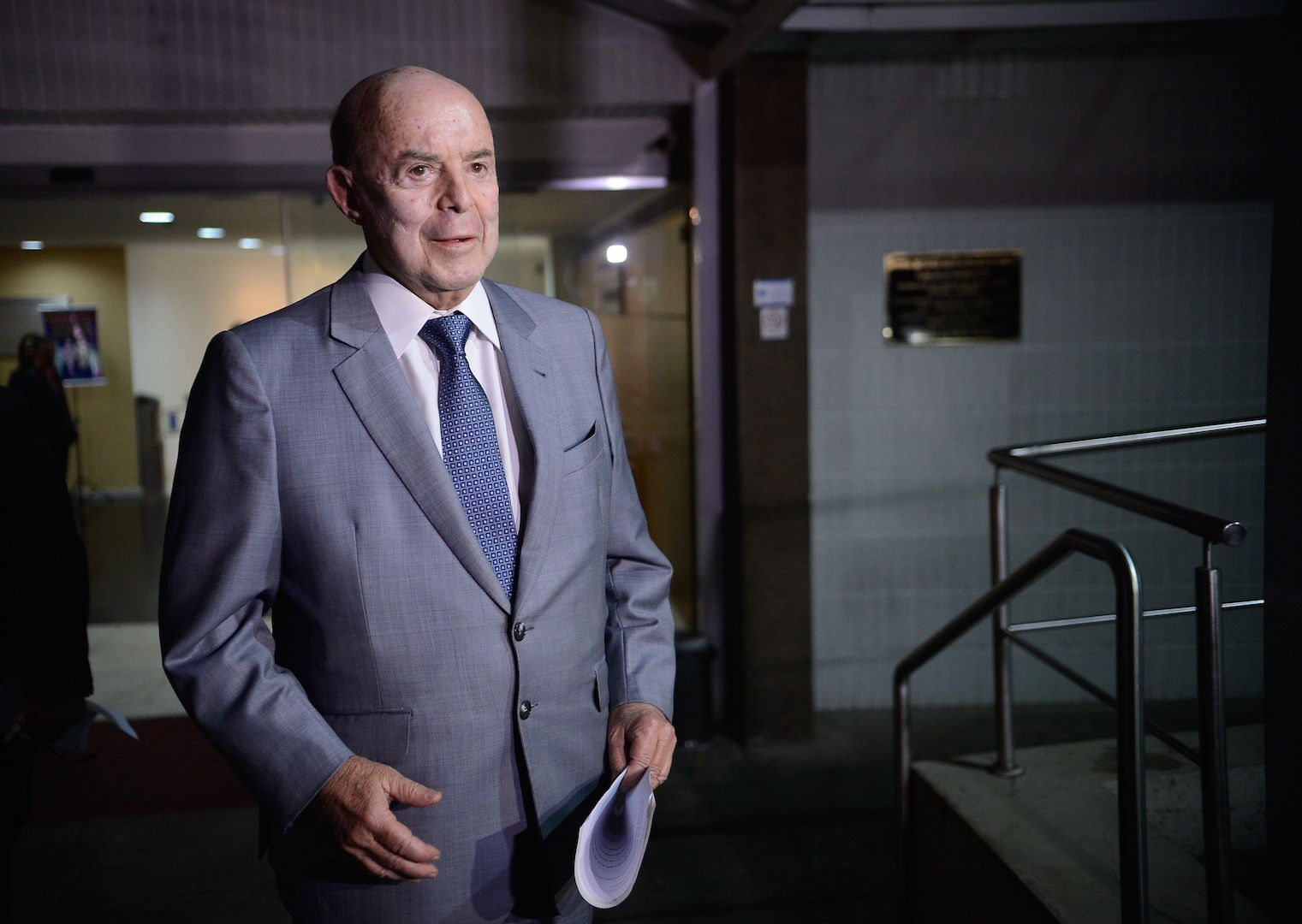 Brazil,Rio's Governor Dornelles promised to pay police officers' late wages with federal aid,