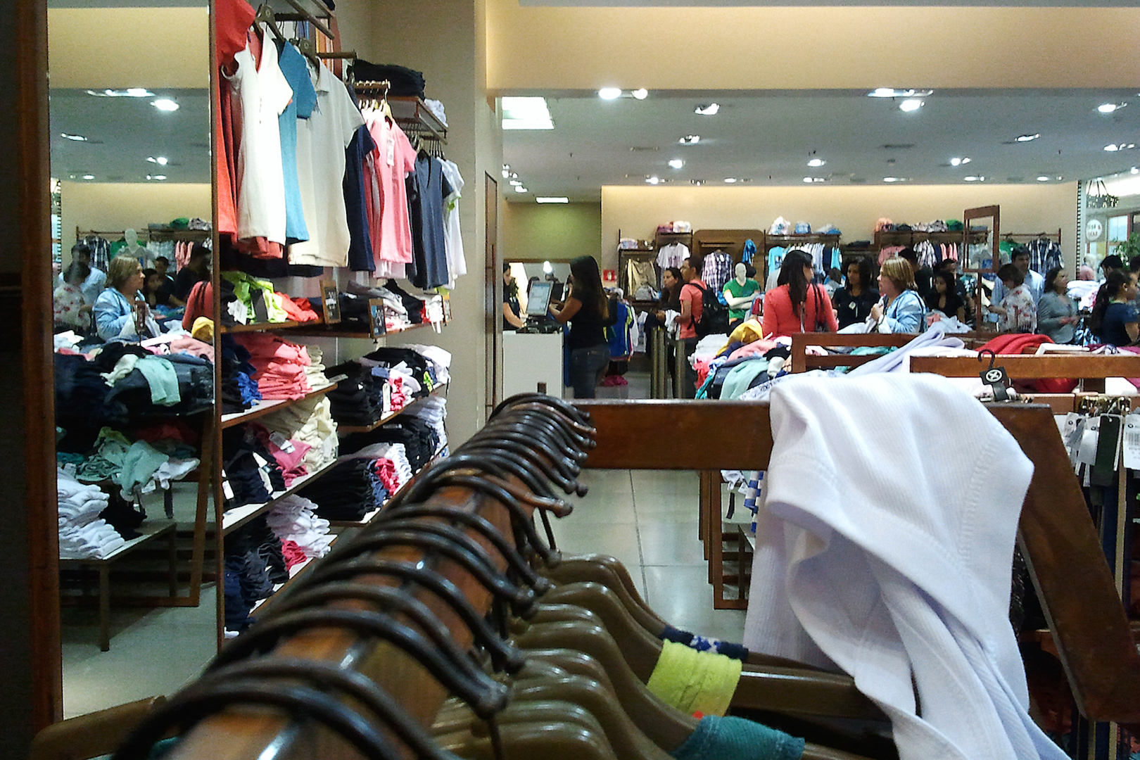 Brazil,Brazil's commerce business index is optimistic that sales will pick up in the second semester of 2017,