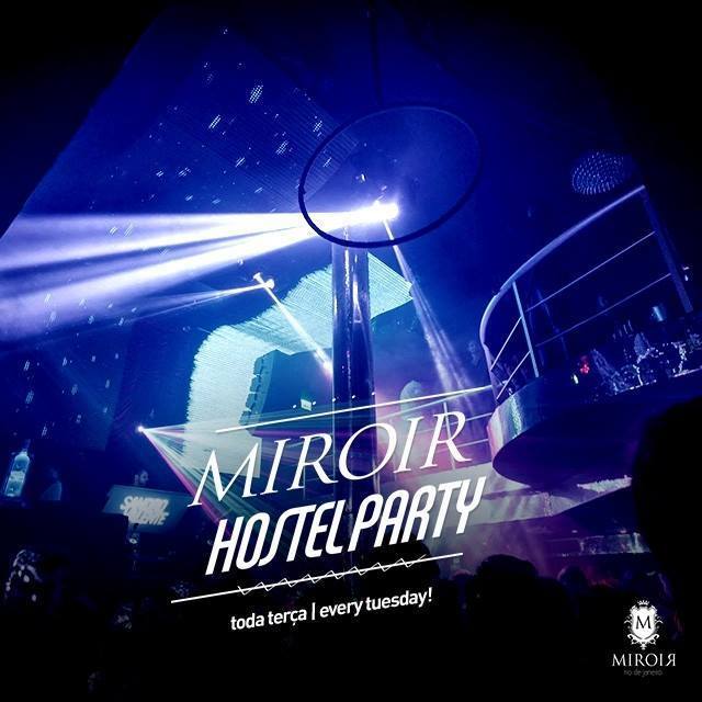Miroir Hostel Party
