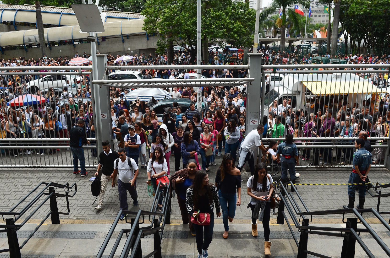 students-at-enem-photo-by-rovena-rosa-agbr