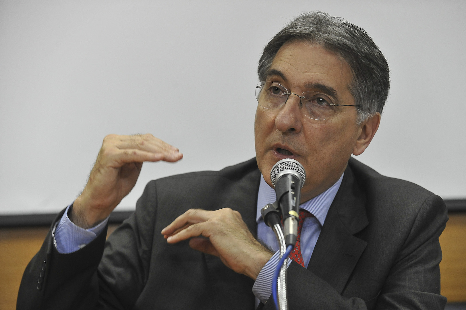 Brazil, Minas Gerais,Minas Gerais Governor, Fernando Pimentel, declares financial emergency of the state.