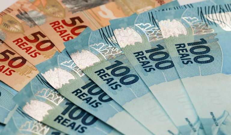 Brazil Raises 2017 Monthly Minimum Wage to R$937