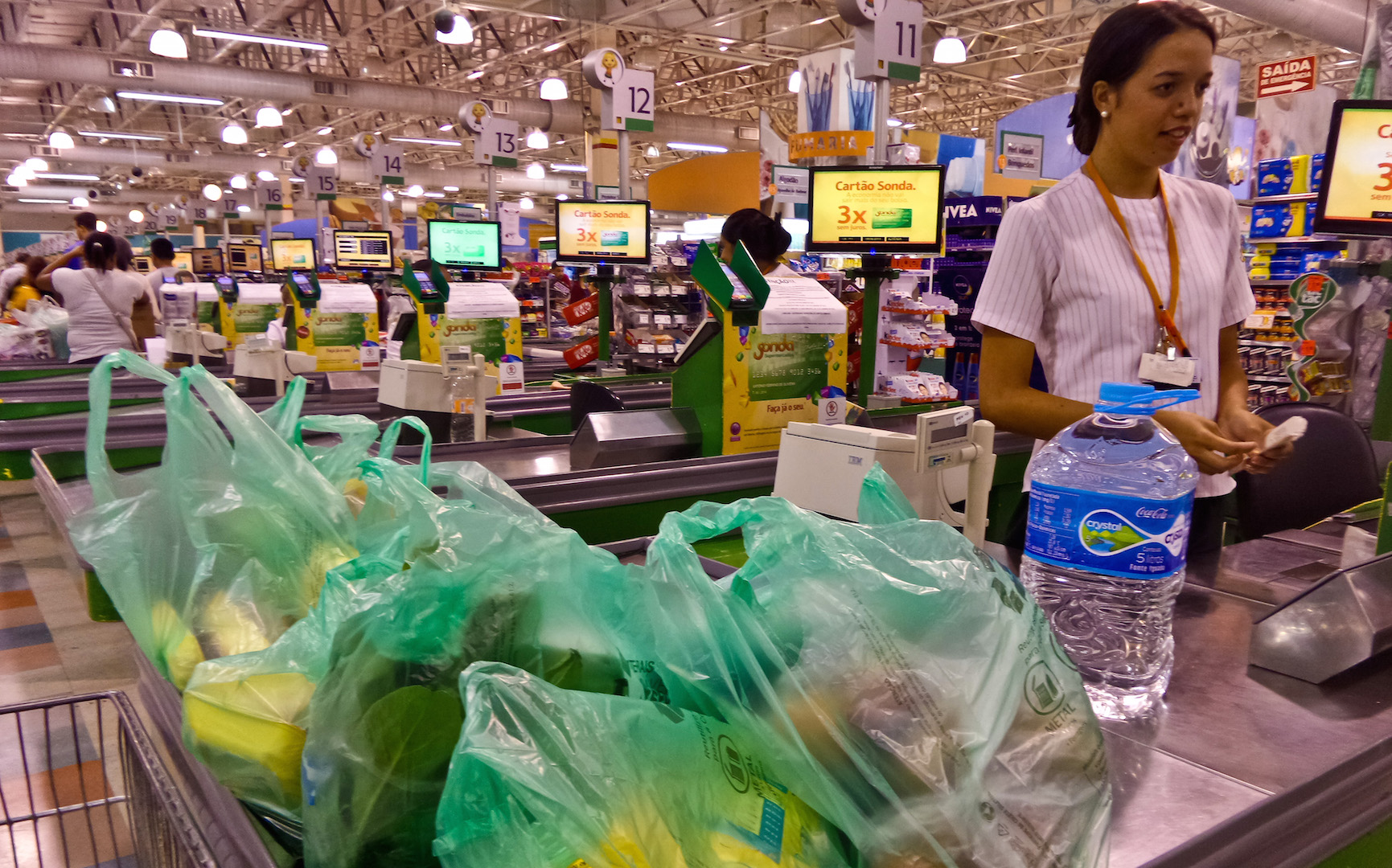 Retail Sales Decline 8.2 Percent from Last Year in Brazil