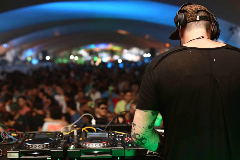 DJs draw crowrds to the Marina da Glória for the Rio Music Carnival, photo internet recreation. Brazil, Brazil News, Rio de Janeiro, Electronic Music