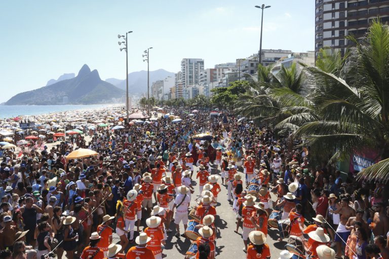Tips for Traveling to Rio on a Budget During Carnival 2017