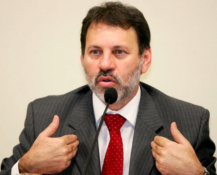 Del˙bio Soares