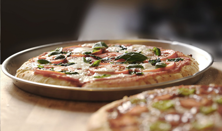 New Pizzeria Brings a Taste of Naples to Rio’s Copacabana