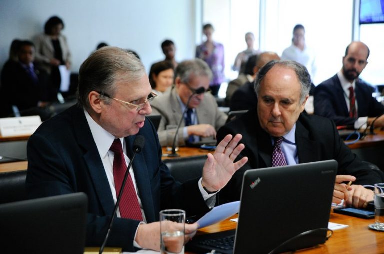Senator Tasso Jereissati in last Thursday's meeting, photo by Geraldo Magela/Agência Senado.
