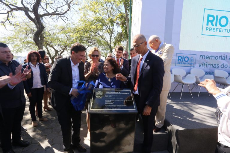 Rio Mayor Crivella Lays Cornerstone for Holocaust Memorial