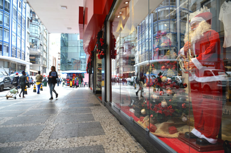 Sales Over Christmas in Brazil Show First Increase in Three Years