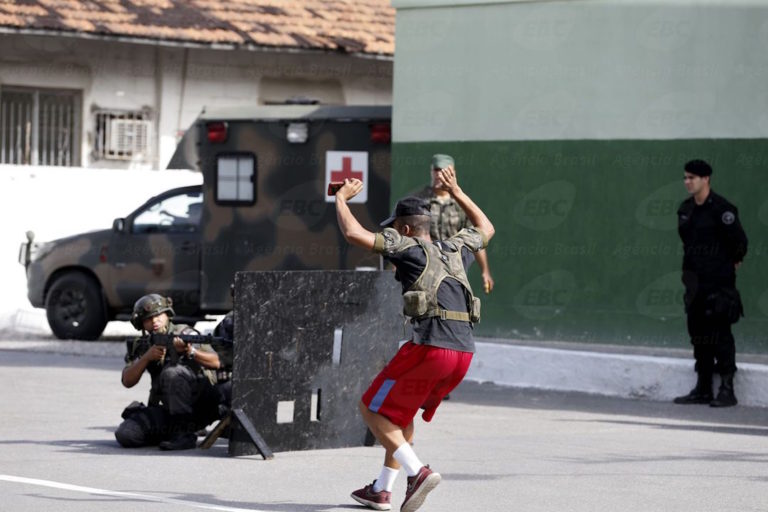 Brazil’s Army Starts to Train Rio Police as Part of Intervention