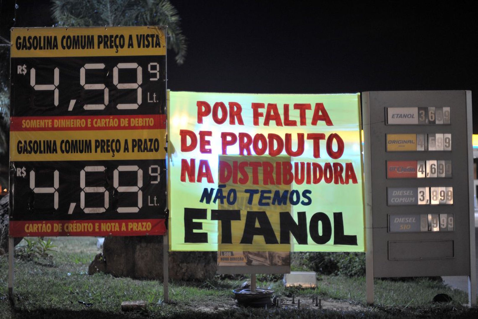 Brazil election rules - Brazil,Consumers throughout Brazil are struggling to find fuel for their automobiles as truck driver protest continues