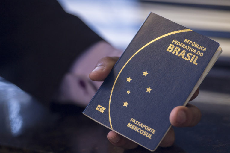 Brazil, São Paulo,With economic and political instability, Brazilians are trying to live abroad shows a new survey.