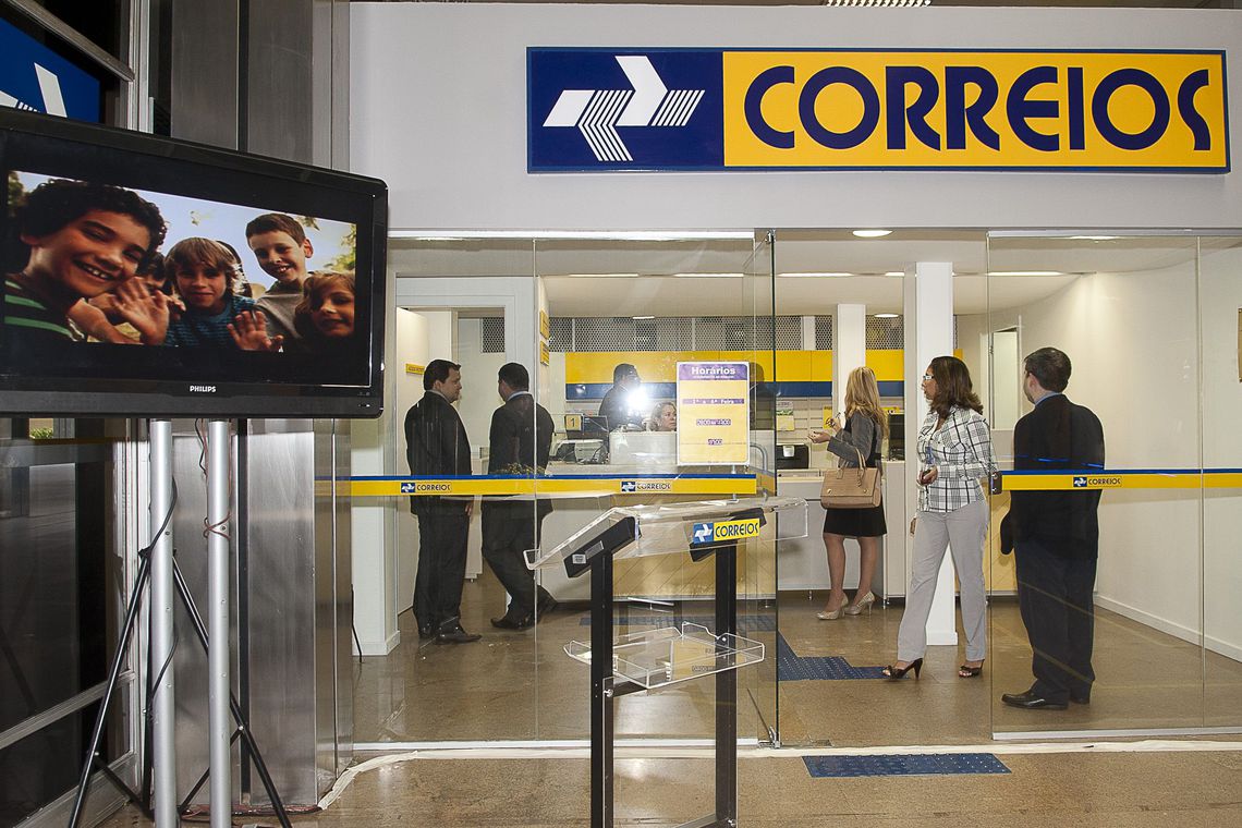 Brazil postal service will now charge a R$15 fee for receiving any international parcel, Rio de Janeiro, Brazil, Brazil News