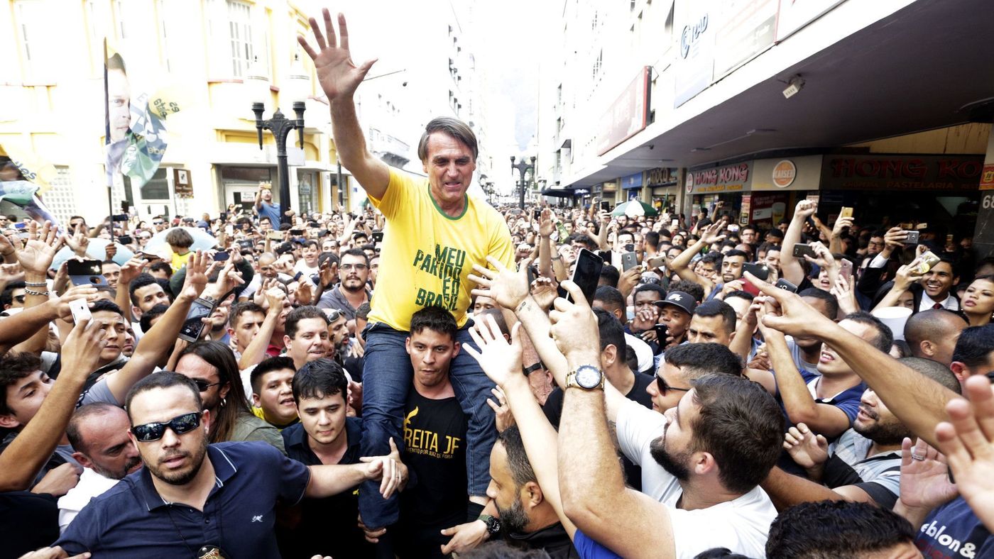 Right-wing candidate, Jair Bolsonaro, was stabbed during a campaign rally in Minas Gerais on Wednesday, photo internet reproduction.