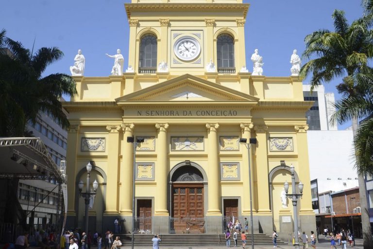 Brazil,Shooter enters Campinas' Metropolitan Cathedral and fires at least twenty shots, killing four people.
