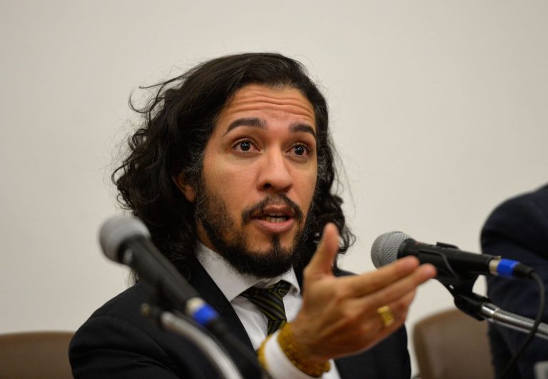 Brazil,Congressional Jean Wyllys announces he has left the country due to death threats.